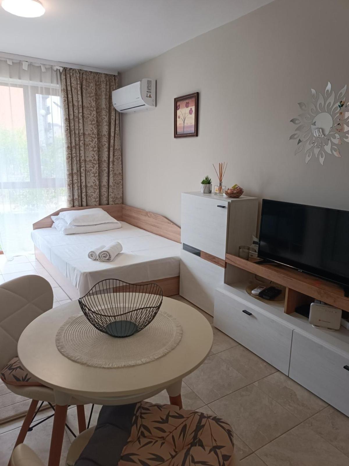 Апартаменти Megi Apartments, Sity